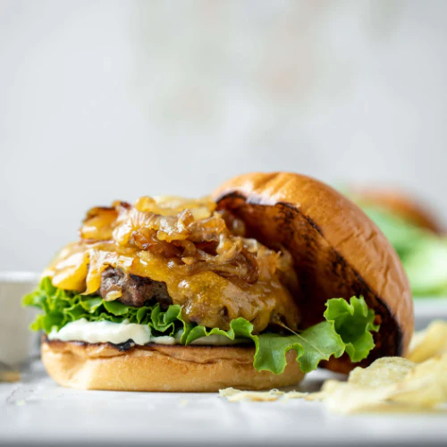 Caramelised Onion Burger with TLC and Aioli (Organic)